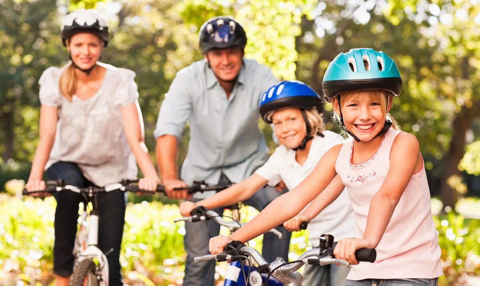 Чем увлекается семья. Увлечения подростков. Семья на велосипедах. Семейные увлечения. Увлечения детей.