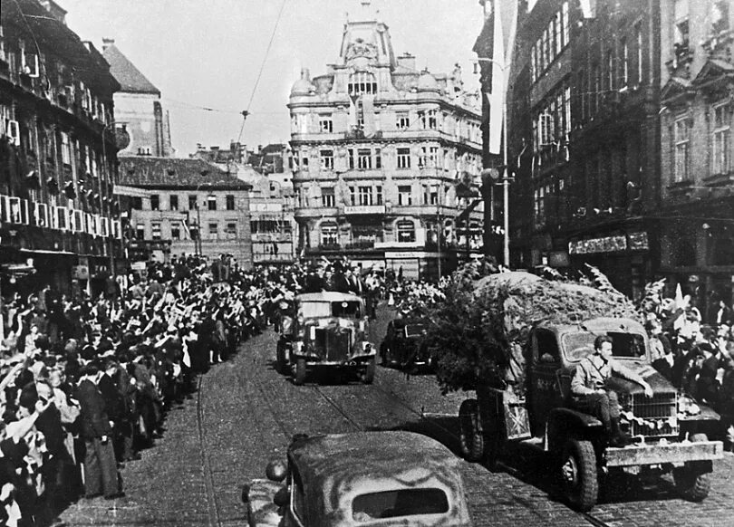 Чехословакия во второй мировой. Пражская операция май 1945 год освобождение Чехословакии. Советские войска в Праге 1945. Освобождение Праги 1944. Чехословакия Прага 1945.