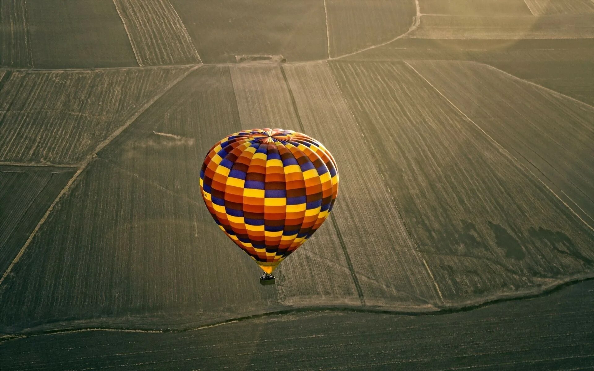 Воздушный шар. Воздушный шар с корзиной. Воздушный шар вид сверху. Vozdushnyye shar.