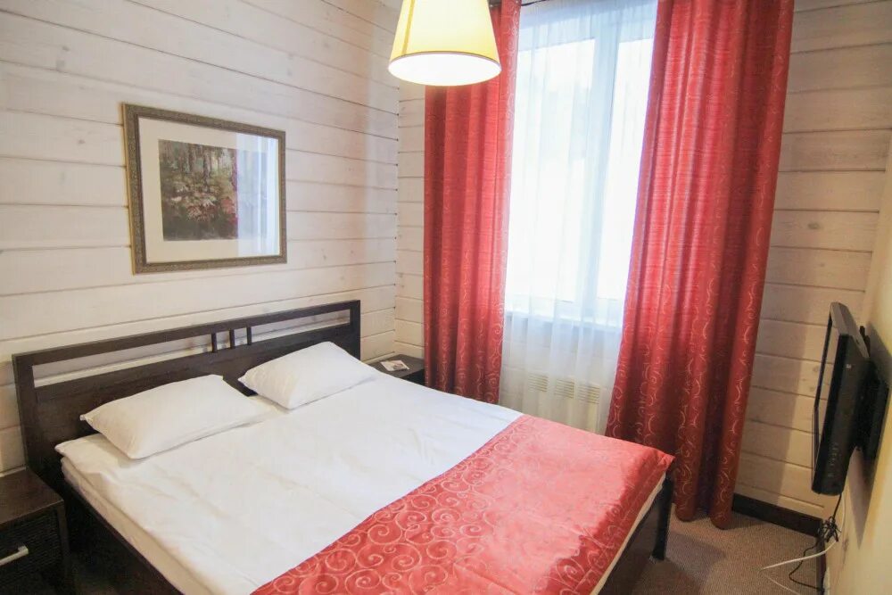 Шале листвяги новокузнецк. Шали осинники. Сауна шале красноярск. Новопокровские бани фото. Шали осинники.