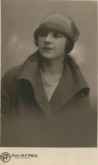 Сергей эйзенштейн джозеф фон штернберг марлен дитрих. Марианна киреева режиссер. Перл моисеевна фогельман. Юлия конецкая жена эйзенштейна. Эйзенштейн и пера аташева.