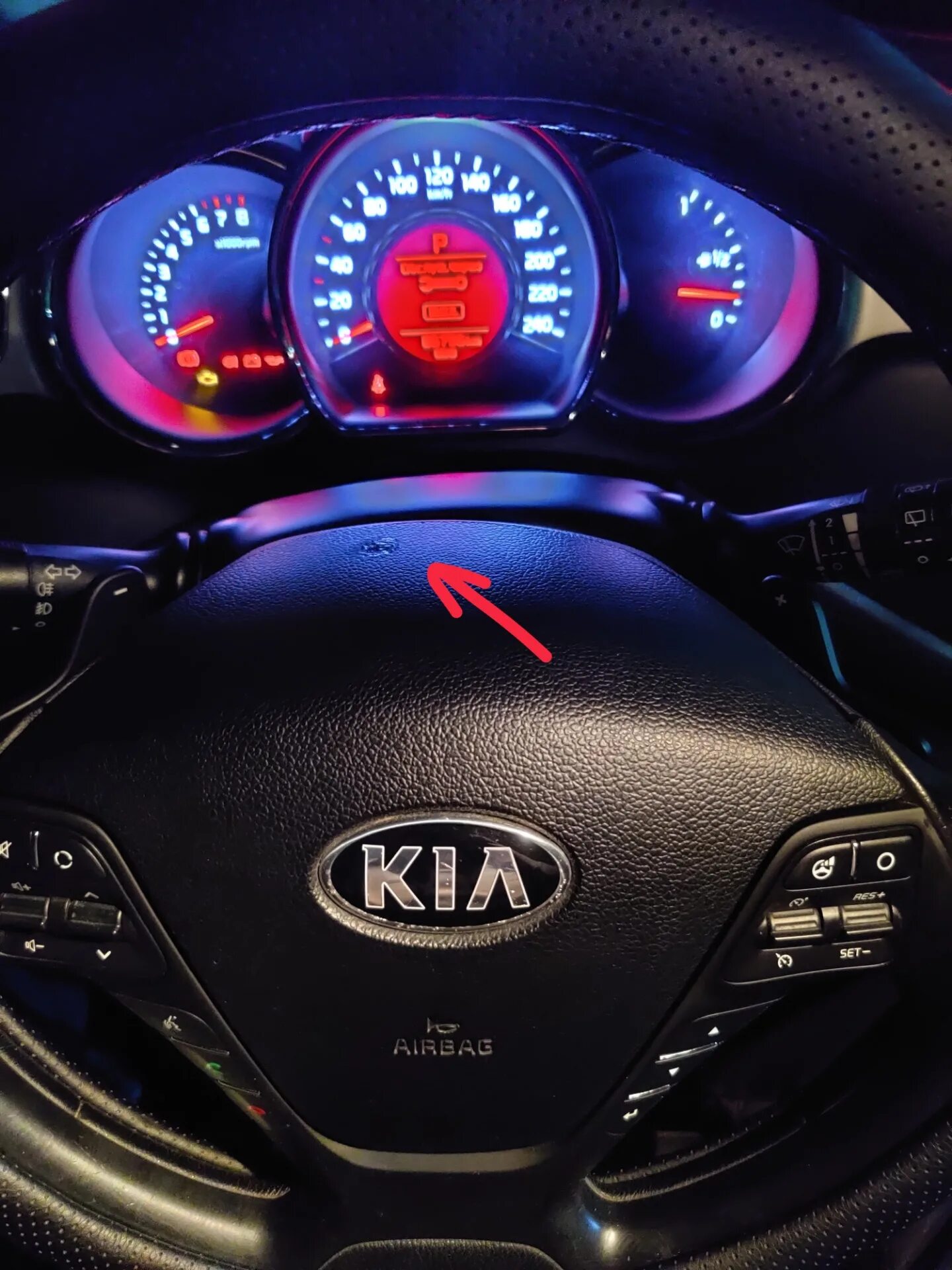 Безопасность киа сид. Airbag Kia Ceed 1. Подушка безопасности Kia Ceed 1. Аирбаг Киа Рио 2. Лампа airbag Ceed 2008.