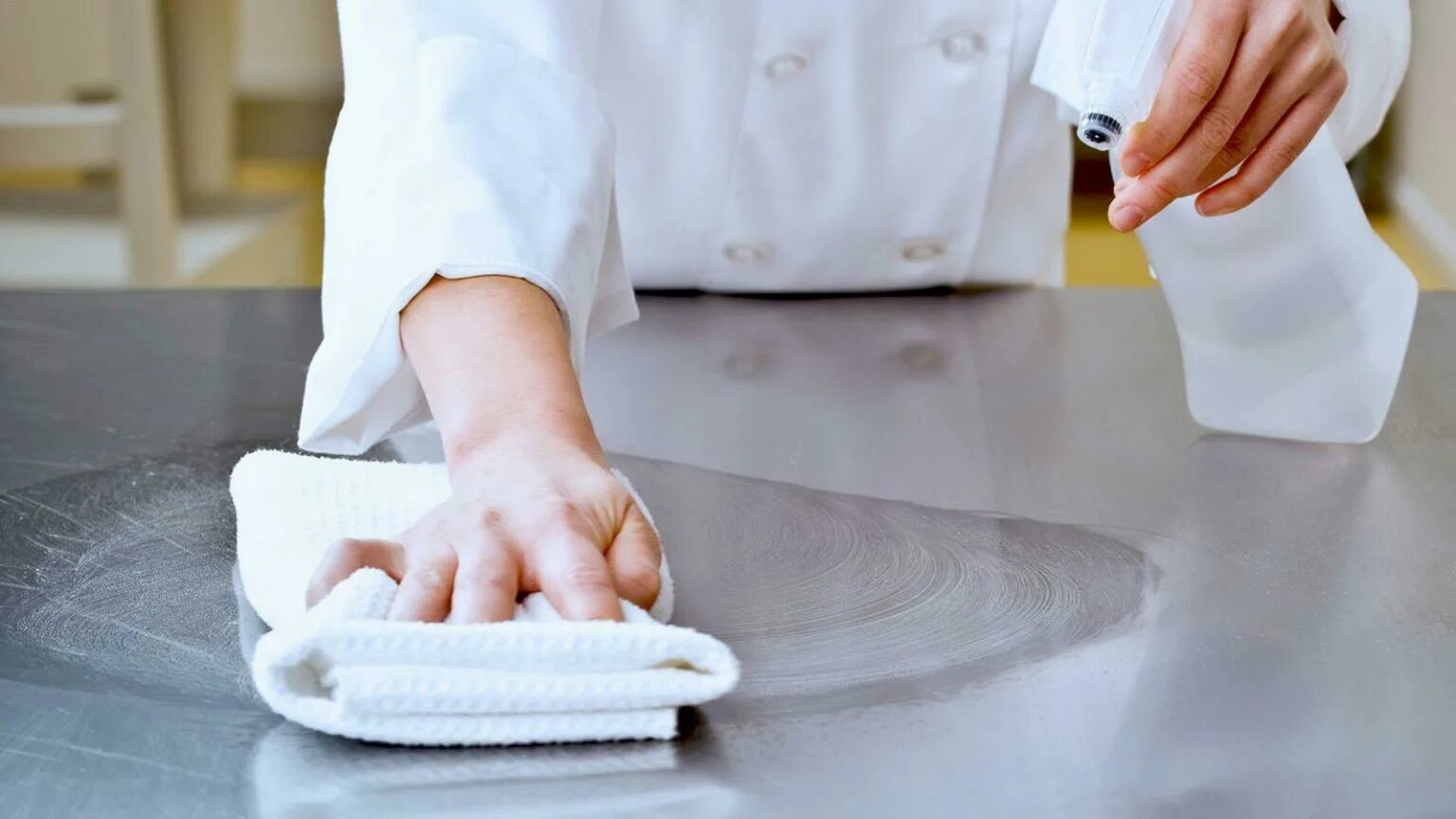 Протирать пыль. Протирает стол. Протирание пыли. Моет стол. Моет стол.