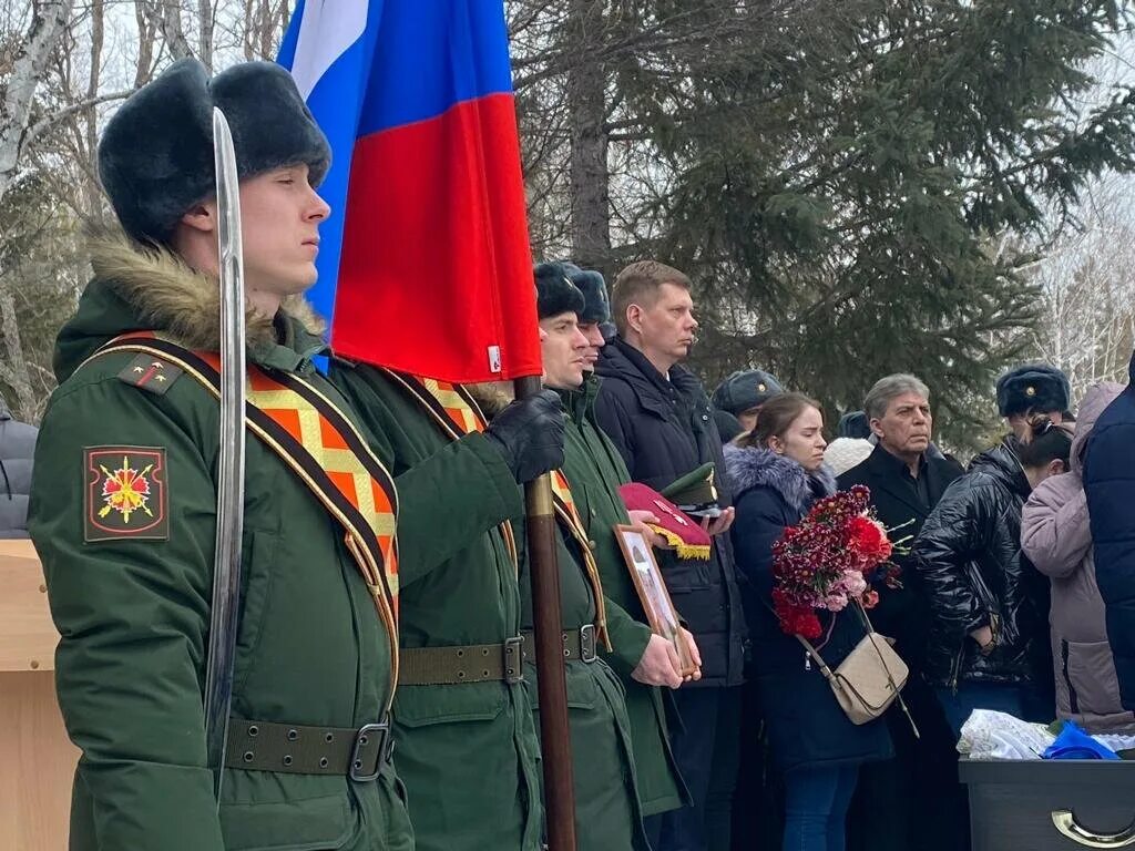 Прощание с военнослужащими солдатами. Похороны военнослужащего.