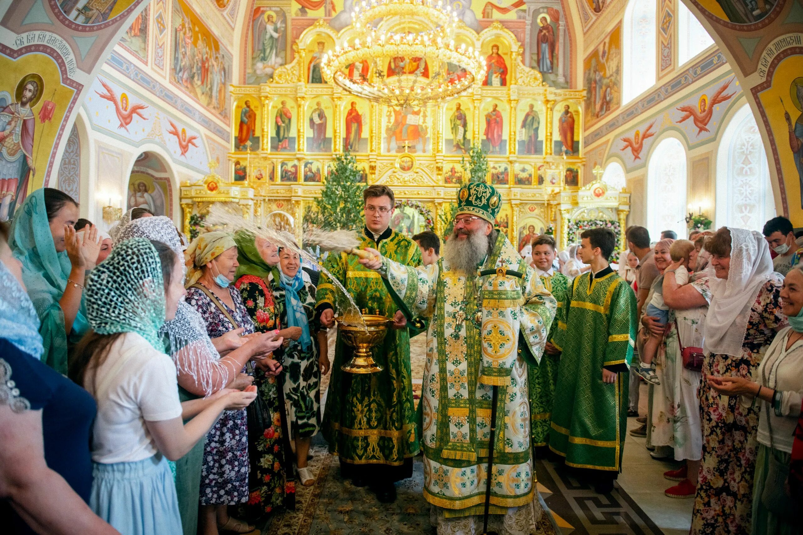 Престольный праздник фото. Фон престольный праздник. С престольным праздником картинки. Престольный праздник аватар. Духов день слушать