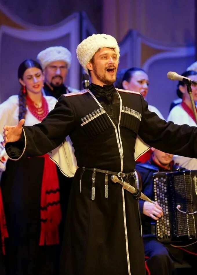 Солисты казачьего хора. Захарченко кубанский казачий хор солисты. Солисты кубанского казачьего хора. Кубанский академический казачий хор захарченко. Кубанский казачий хор краснодар.