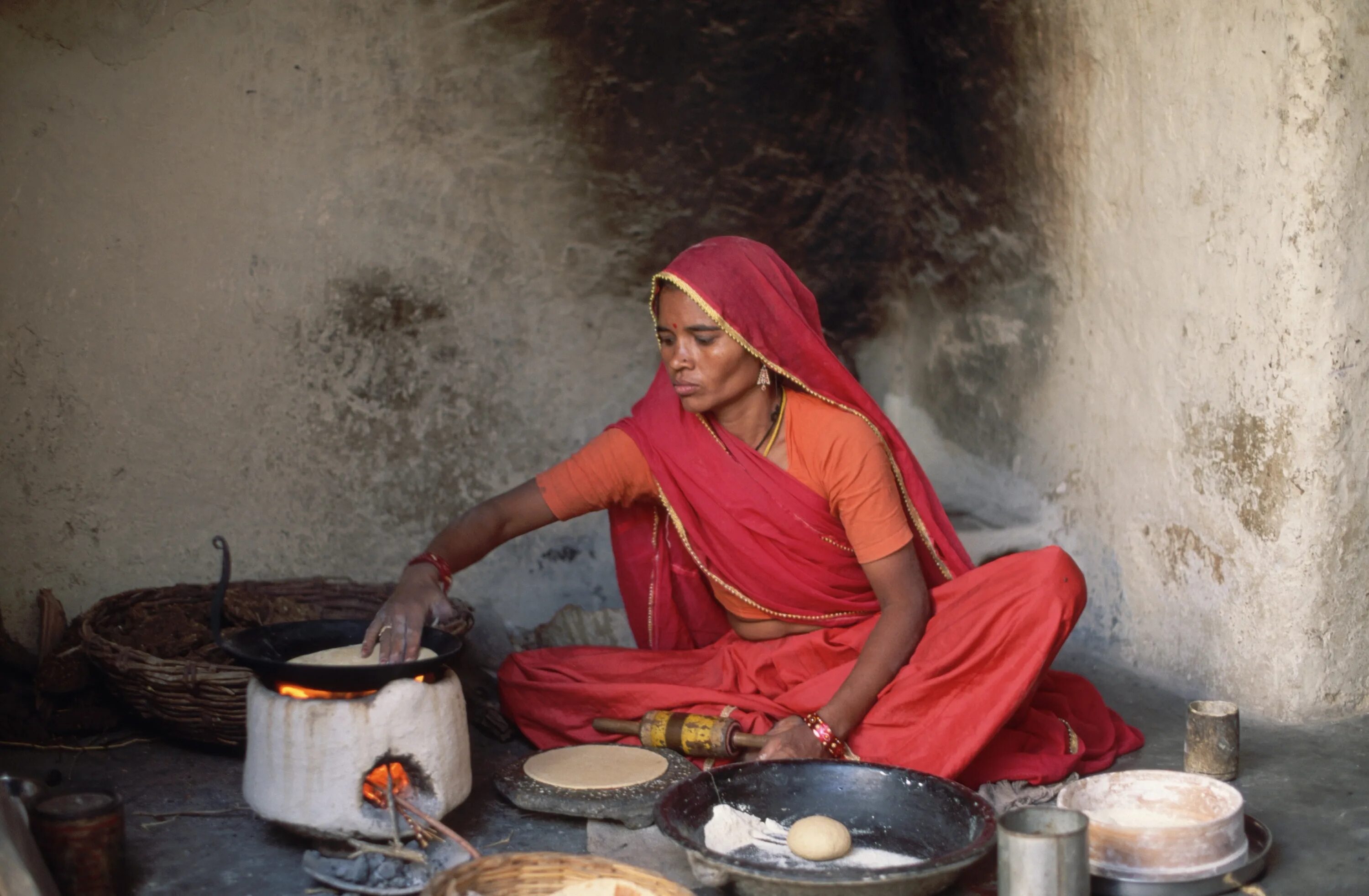 Бедные индийские женщины. Древность бедные Индийцы. Village women