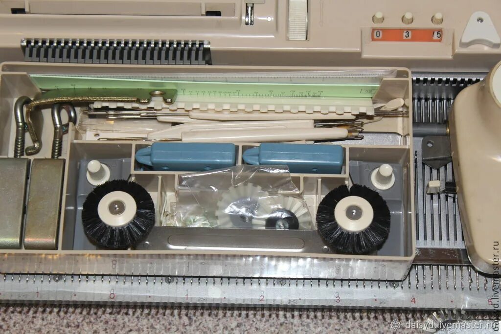 Сильвер 860 вязальная машина ручная. Вязальная машинка knitting machine сентро. Вязальная машина silver reed 5. Вязальная машина 5 класса. Вязальная машина 5 класса.