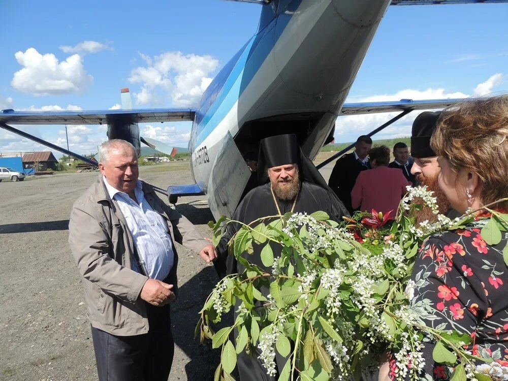 П. Аэропорт сеймчан магаданская область. Поселок сеймчан колыма. Храм в поселке сеймчан. Храм в поселке сеймчан.
