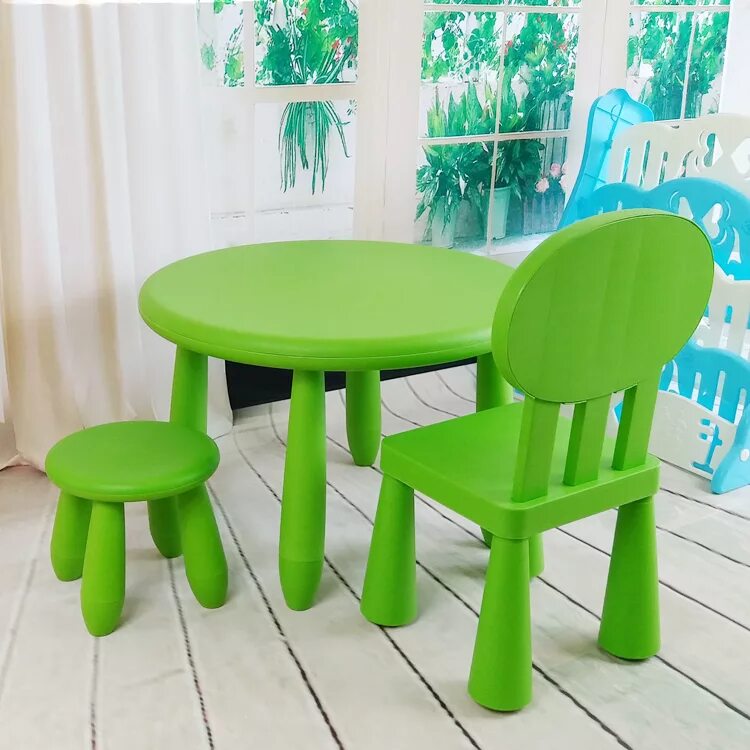 Стол стул где купить. Стол детский. Детский стол и стульчик. Детские столики со стульчиками. Стол детский пластиковый.