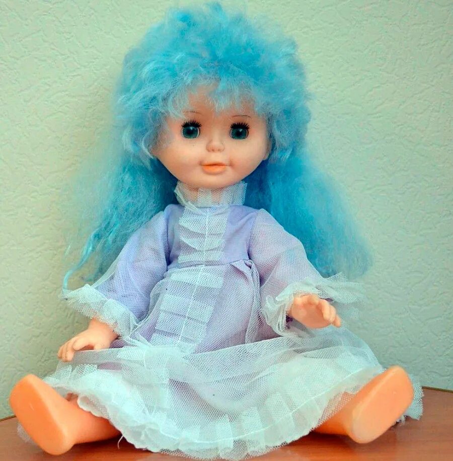 Купить куклу б у. Куклы раньше. Какие раньше были куклы. Это была кукла. Какие были куклы в 80 годы.