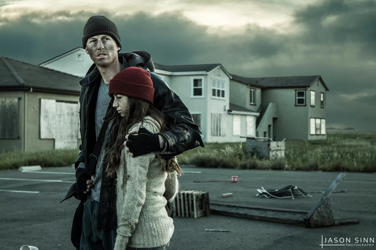 Выживание после апокалипсиса. Выжившие после апокалипсиса фильм. Надежда калеганова в фильме одна. Tomb raider лара крофт игра 2018. Выживший про девушку.