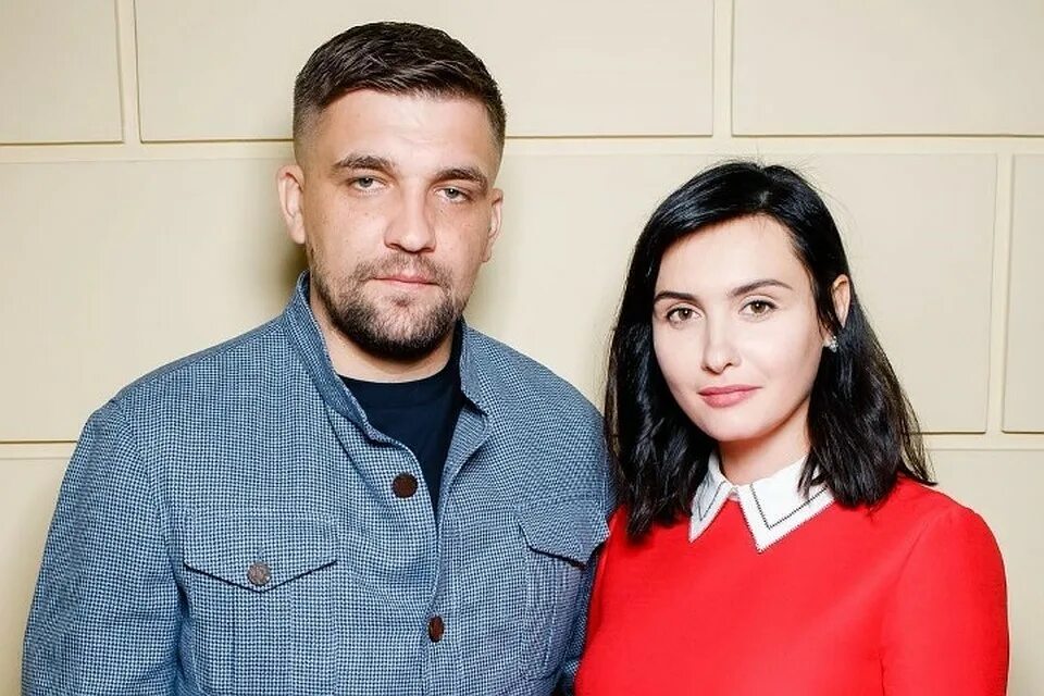 Баста с женой 2022. Кто поет с бастой прекрасное. Кто поет с бастой прекрасное. Кто поет с бастой прекрасное. Концерт басты в ташкенте.