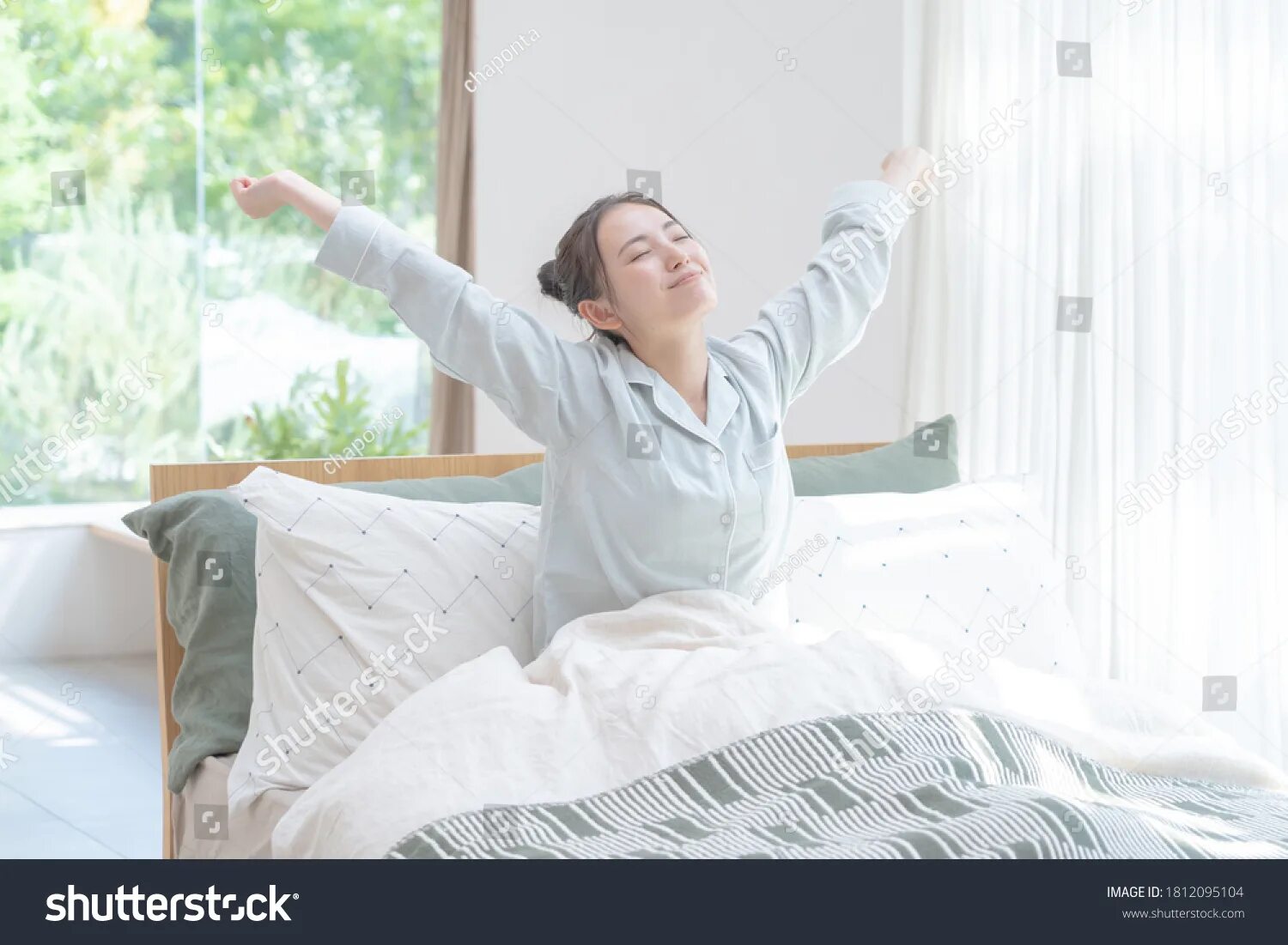 Wake up in the moment. Get up картинка. Wake up. Wake up in the moment. Вставать с кровати.