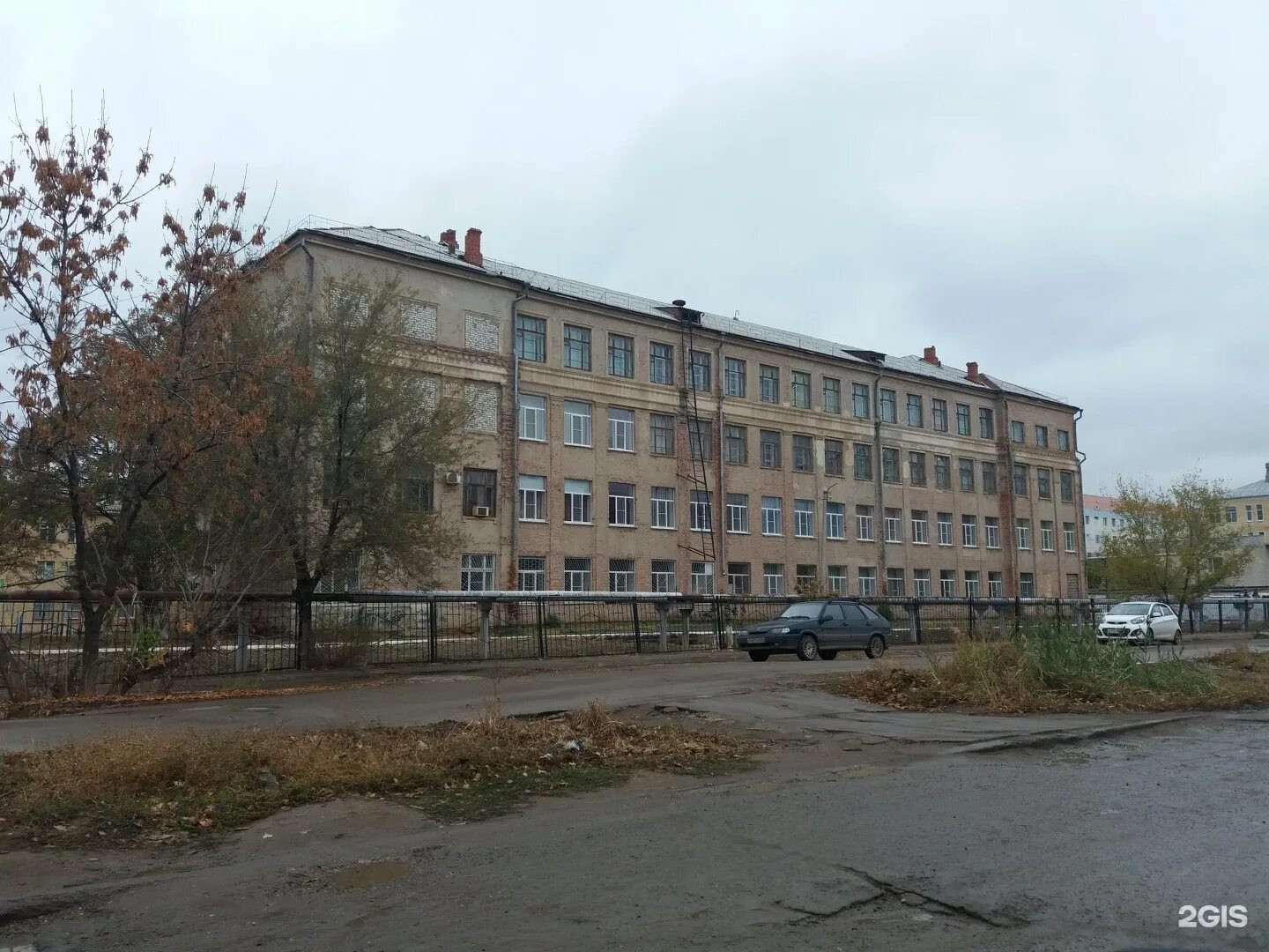 Школа 3 г астрахань. Школа-интернат 3 астрахань. Школа 3 г астрахань. Директор гимназии 3 астрахань. Гимназия 2 астрахань.