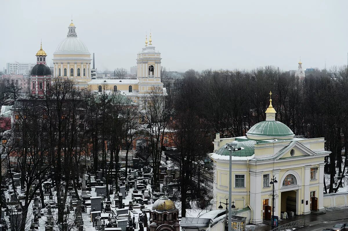 Свято троицкий невская лавра санкт петербург. Свято-Троицкая Александро-Невская Лавра в Санкт-Петербурге.