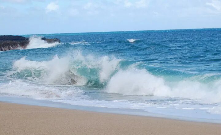 Чем дальше от океана тем. Звук прибоя моря. Звук морского прибоя. Звук волны моря. Море шум прибоя.