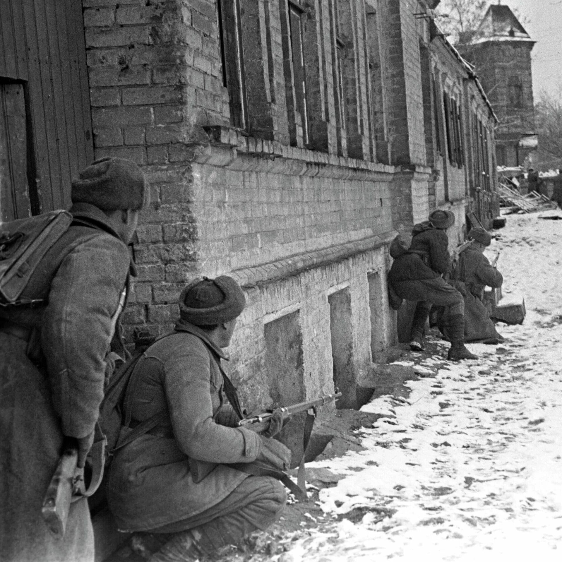 Освобождение после операции. Ростов на Дону 1943. 14 Февраля 1943 освобождение Ростов-на-Дону. Освобождение Ростова на Дону 1943. 14 Февраля Ростов на Дону освобождение.