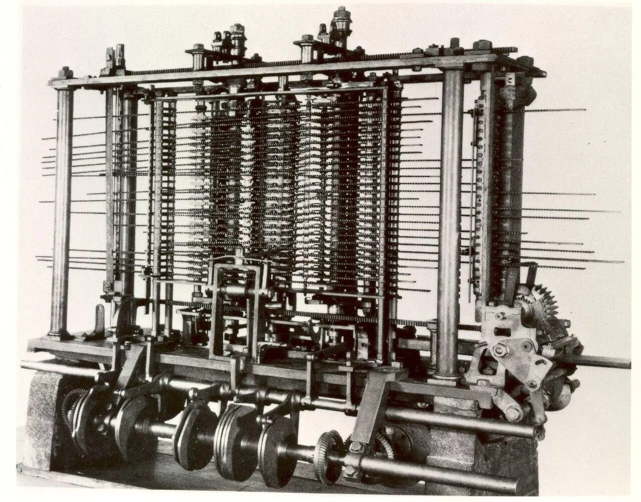 Аналитическая машина чарльза бэббиджа. Вычислительная машина Чарльза Бэббиджа.