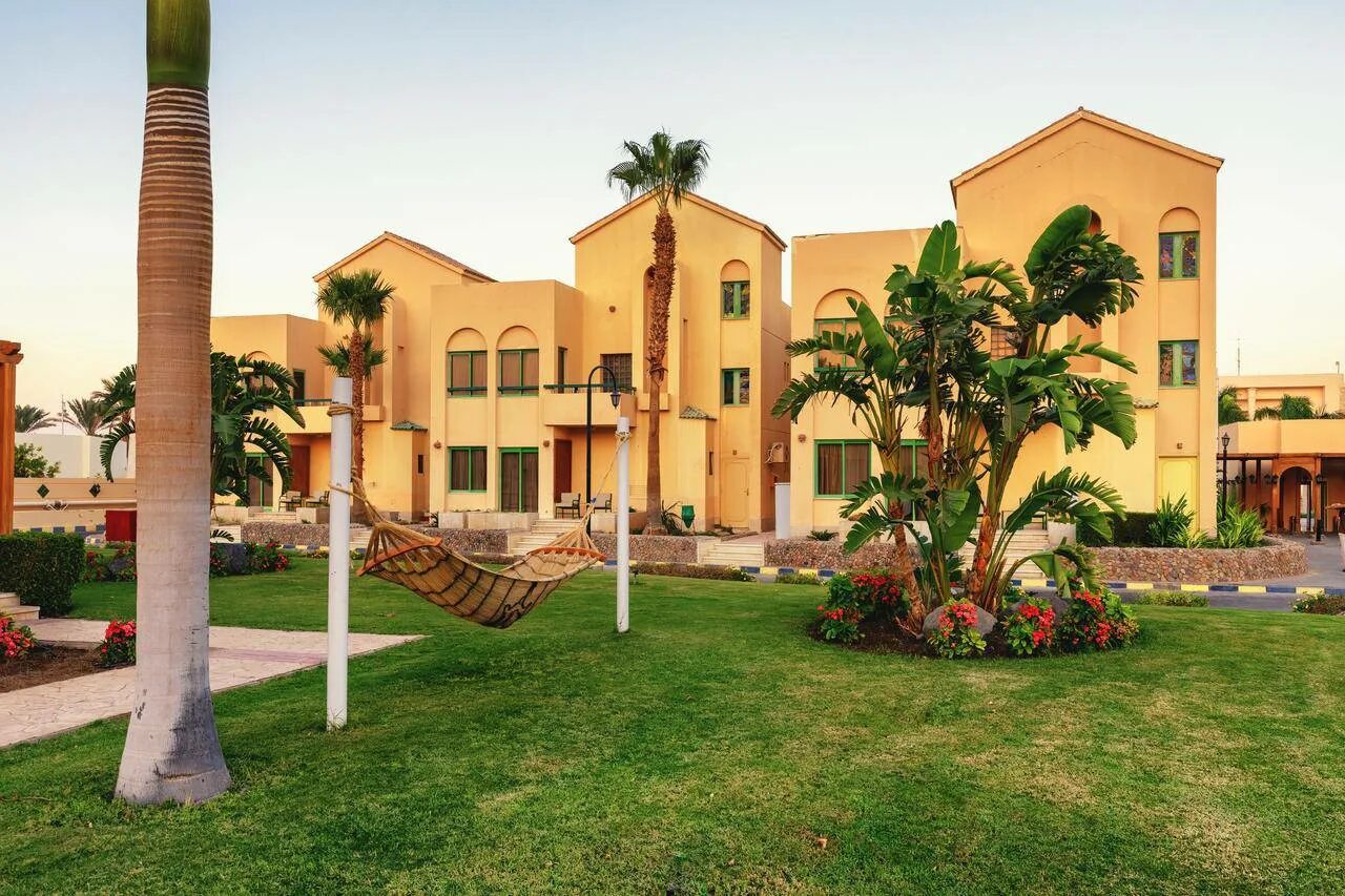 Свис ин резорт хургада. Хилтон хургада резорт. swiss inn resort hurghada 5 египет. swiss inn hurghada resort (ex. hilton hurghada resort). отель hilton hurghada resort 5* египет, хургада..