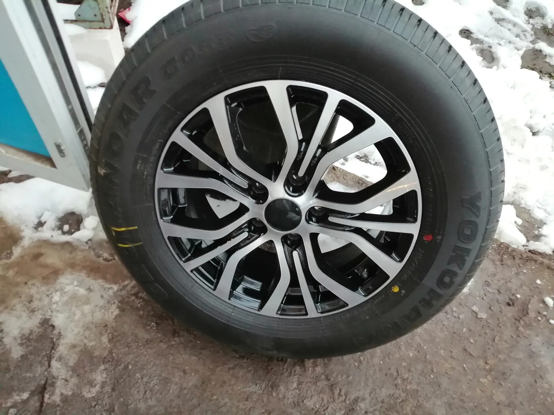 Колеса Mitsubishi Outlander r18. Outlander диски КИК 17. Шины r16 Outlander 3. Аутлендер 3 215/70 r16.