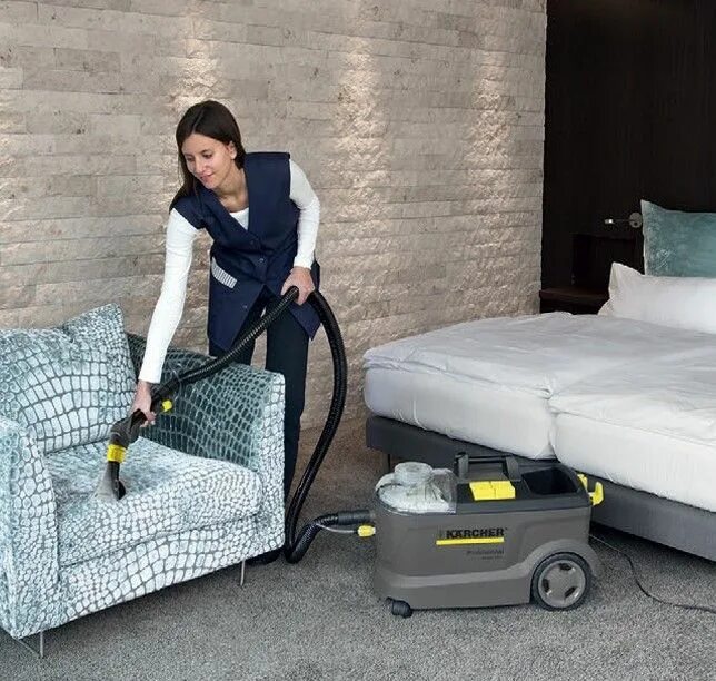 Пылесос пылесосит диван. Моющий пылесос керхер puzzi 10/1. химчистка karcher puzzi. пузи 10/1 керхер химчистка мебели. моющий пылесос керхер puzzi 8/1.
