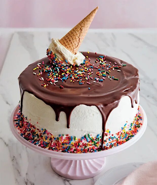 Венгерский торт эстерхази. Торт с ягодами. Торт медовик чизберри. Тотр где его взять. Тотр где его взять.