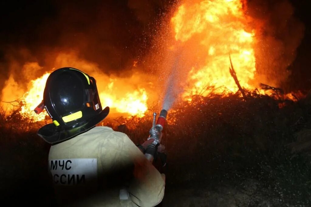 Сгорел класс. Звонок пожарным. Неделя безопасности МЧС. Вызов пожарных. Ложныйвызов в пожарнуб.