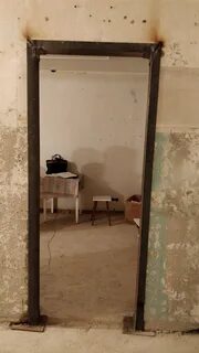 Дверной проем ниже двери