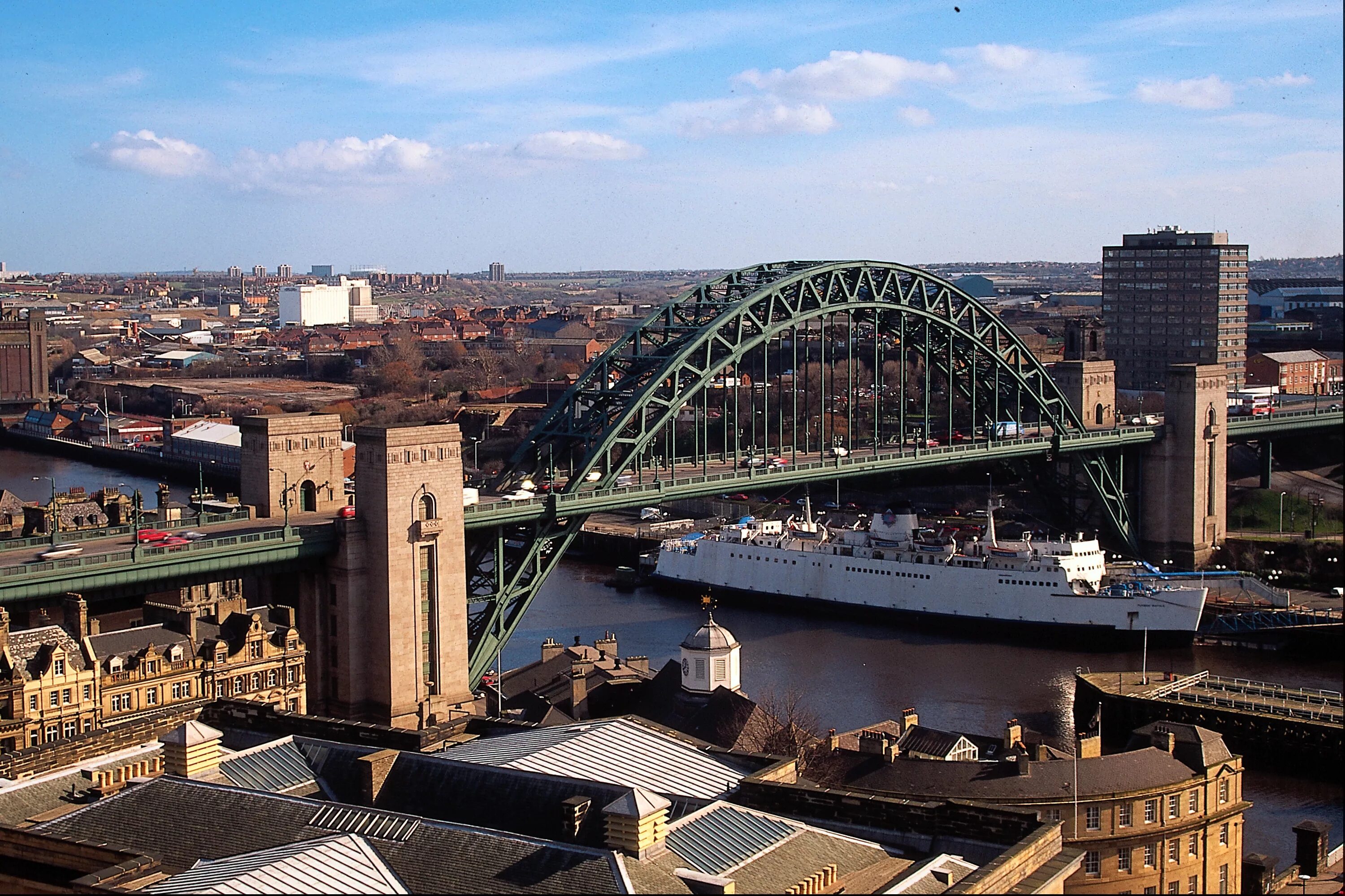 Бережковский мост пешеходный. Коммунальный мост через енисей. Мост джамсу. Б в г мост. Б в г мост.