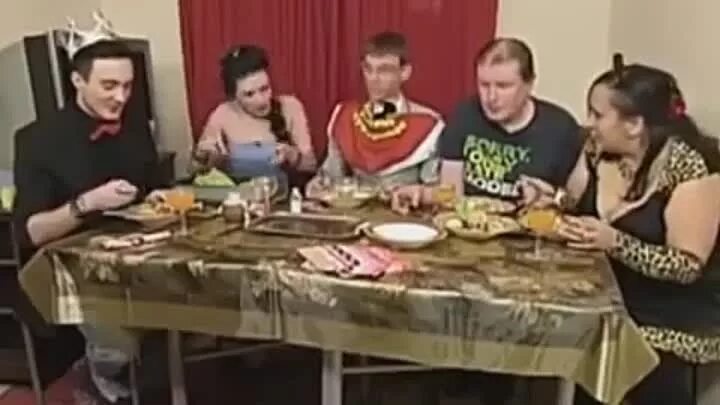 Комедия званый ужин. Комедия званый ужин. Званый ужин оценки. Званый ужин в коттедже картина. Званый ужин должанский.