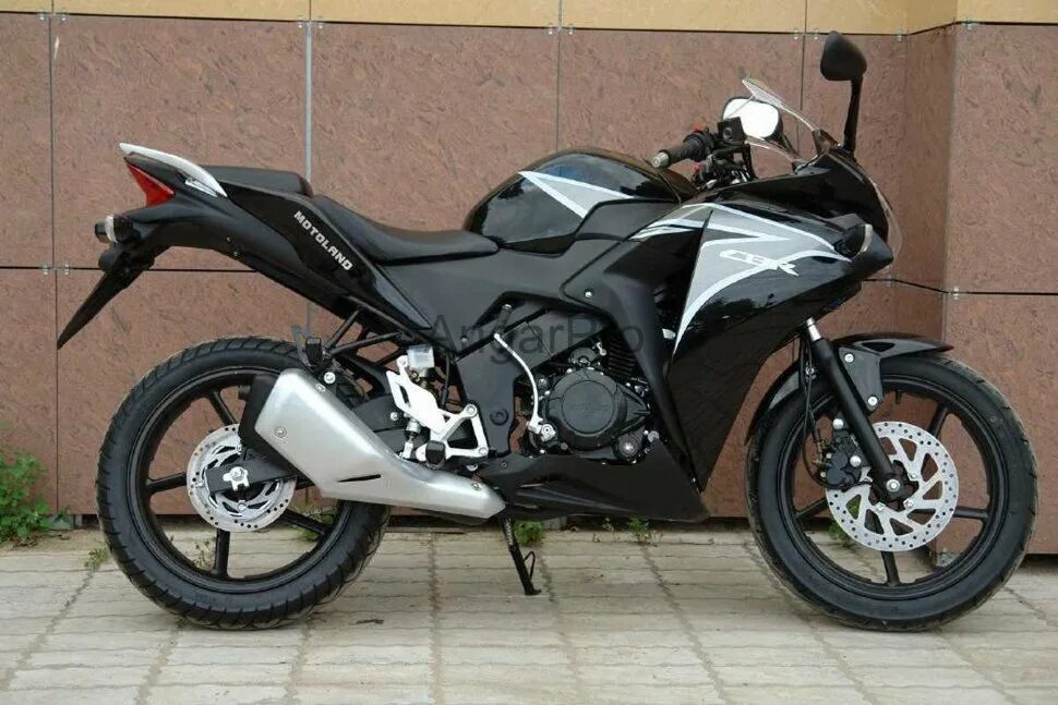 Мотоциклы 250 кубов сколько стоит. Motoland CBR 250. Мотолэнд СБР 250. Мотоцикл мотолэнд 250 спорт. Мотоцикл мотоленд СБР 250 черный.