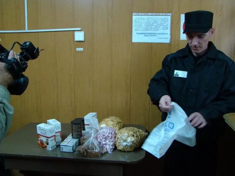 Берут ли заключенных