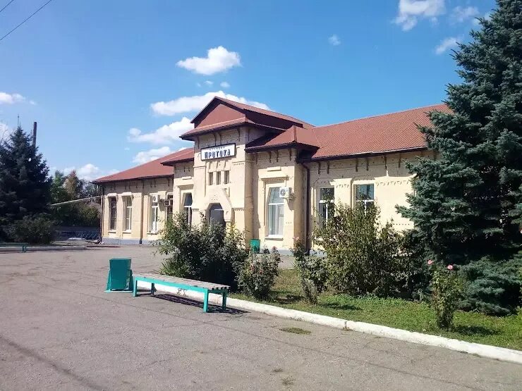 Блоки славянск на кубани. Станция протока славянск на кубани. славянск на кубани жд станция. речной вокзал славянск на кубани. жд вокзал славянск на кубани.