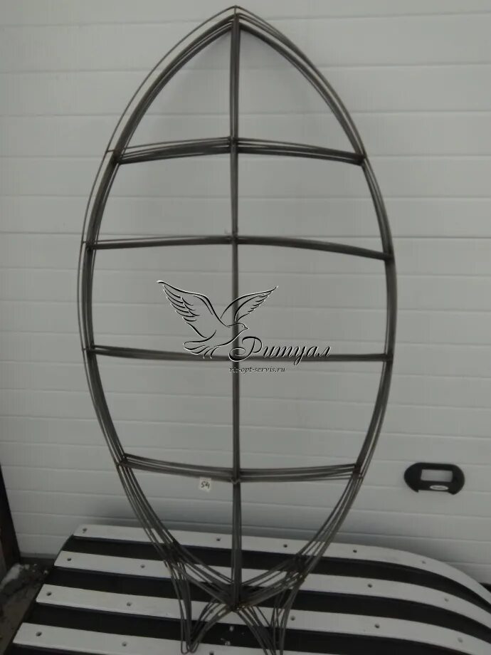 Каркас для похоронного венка. Каркасы для ритуальных венков. Каркас для траурных венков. Каркасы корзин ритуальных. Пластиковые каркасы для венков.