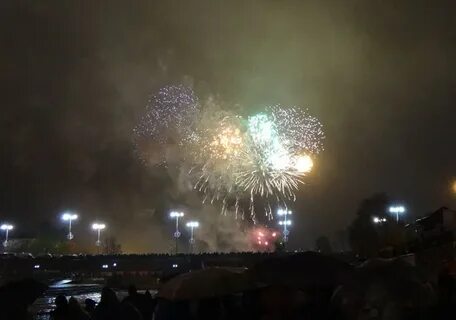Одержал победу увидел салют любовался пейзажем