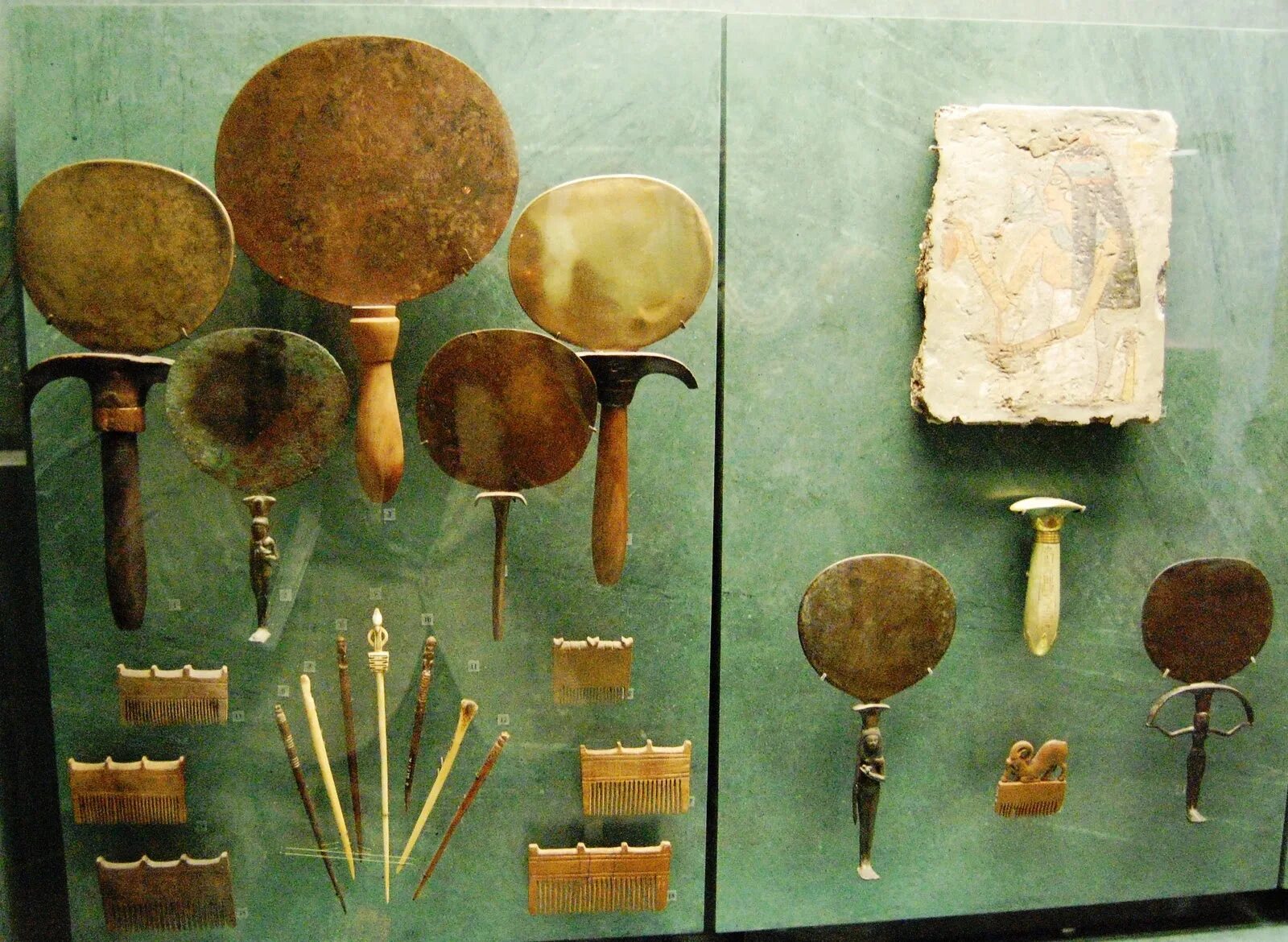 Появление зеркала. Древние металлические зеркала. Зеркало в древнем Египте. Первые металлические зеркала. Первое металлическое зеркало.