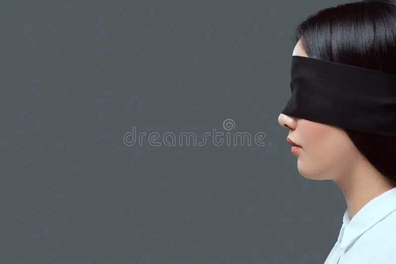 Человек с повязкой на глазах. Blindfold sister. Ленточка на глазах. Женщина с повязкой. Scarf blindfold.