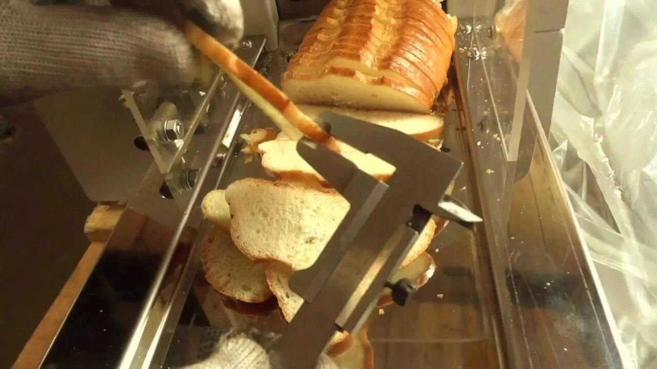 Хлеборезка янычар. Хлеборезательная машина ахм-300т. хлеборезательная машина янычар ахм-300а. хлеборезка sinmag sm 302. хлеборезка мхр-200.