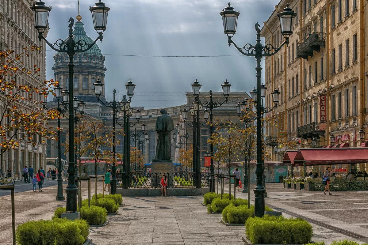 Знаменитые улицы петербурга. Малая Конюшенная в Санкт-Петербурге. Петербург улица малая Конюшенная. Большая Конюшенная улица Санкт-Петербург. Большая и малая Конюшенная улица Питер.