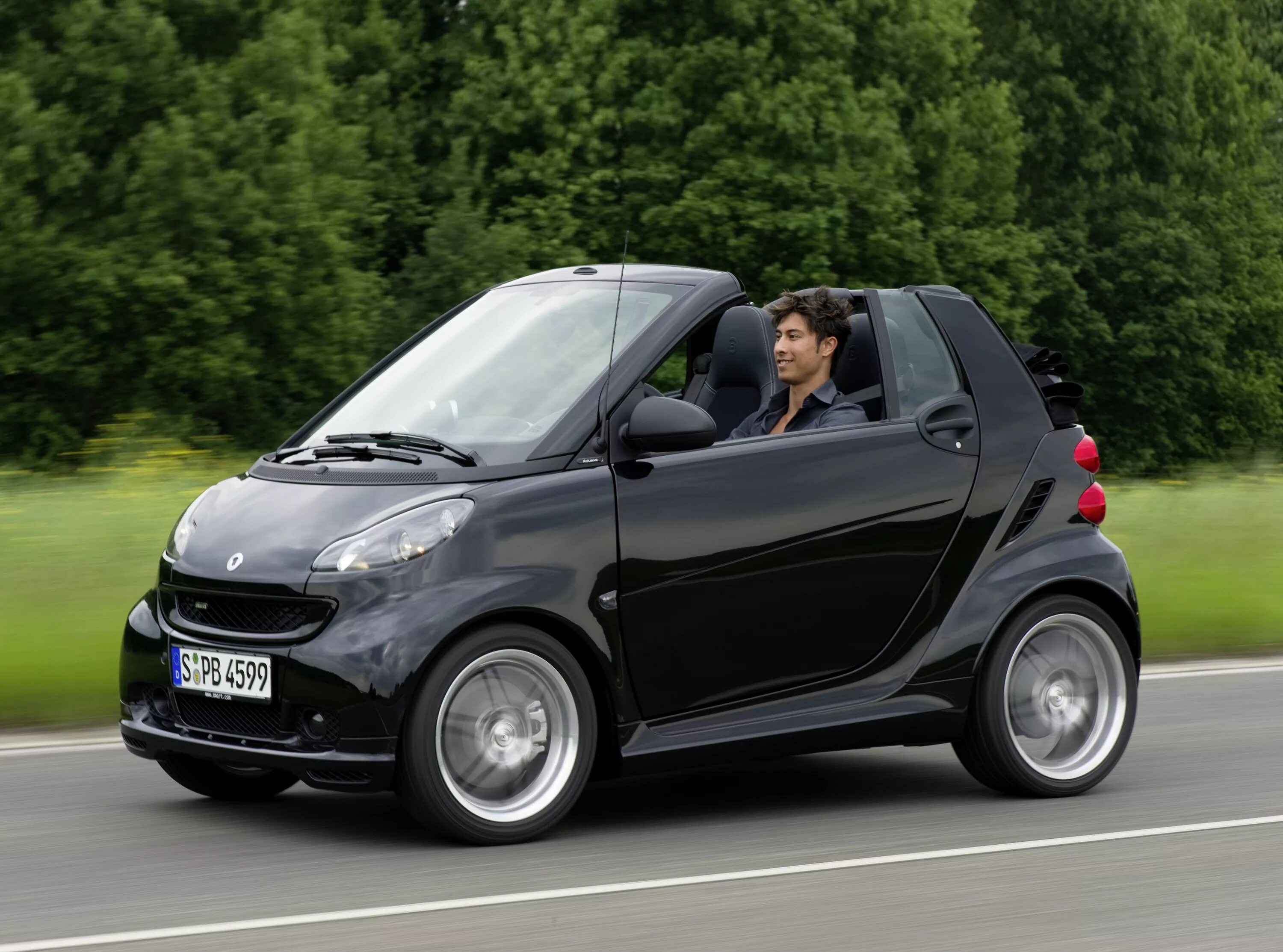 Малые и средние автомобили. Mercedes Benz Smart Fortwo. Smart Fortwo Cabrio. Автомобиль Smart Fortwo Cabrio. Smart Fortwo 2012.