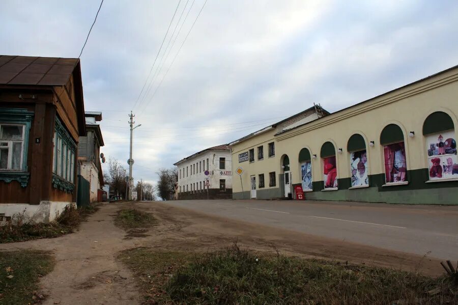 Погода лежнево ивановской неделю. Лежнево Ивановская область. Колокольня Лежнево. Поселок Лежнево Ивановской. Население п Лежнево Ивановской области.