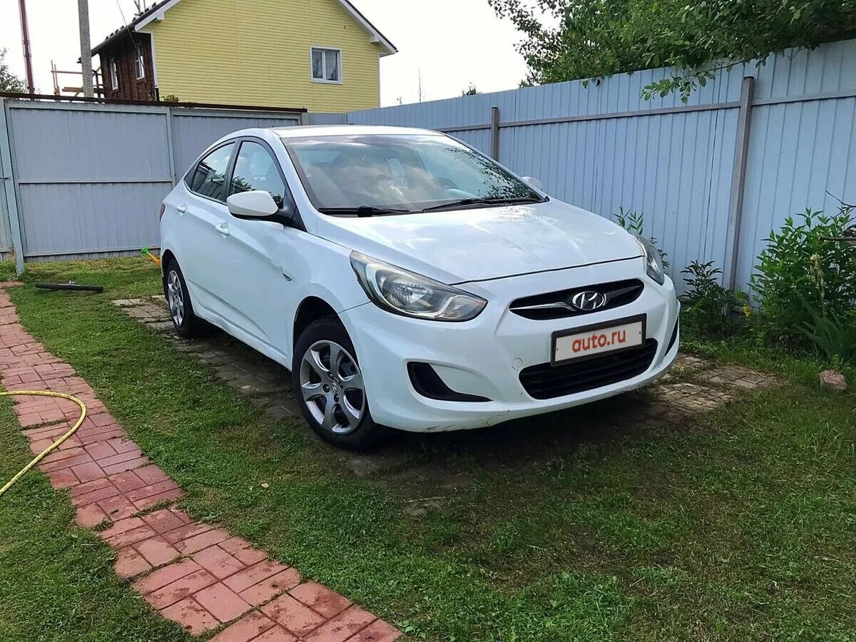 Hyundai solaris 1. 4. Хендай солярис 2015 белый седан. Хендай солярис 2015 белый. Солярис хэтчбек 2011.