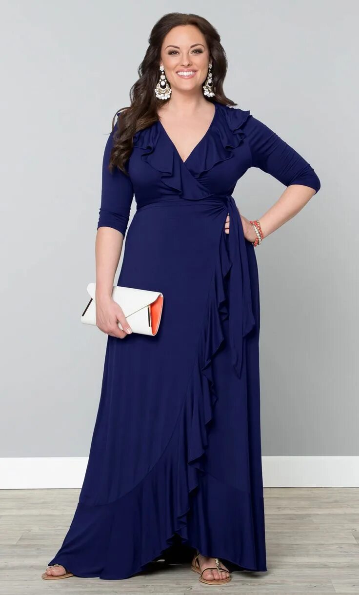 maxi lbd red details Evening dresses plus size, Plus size gowns, Bridesmaid dres