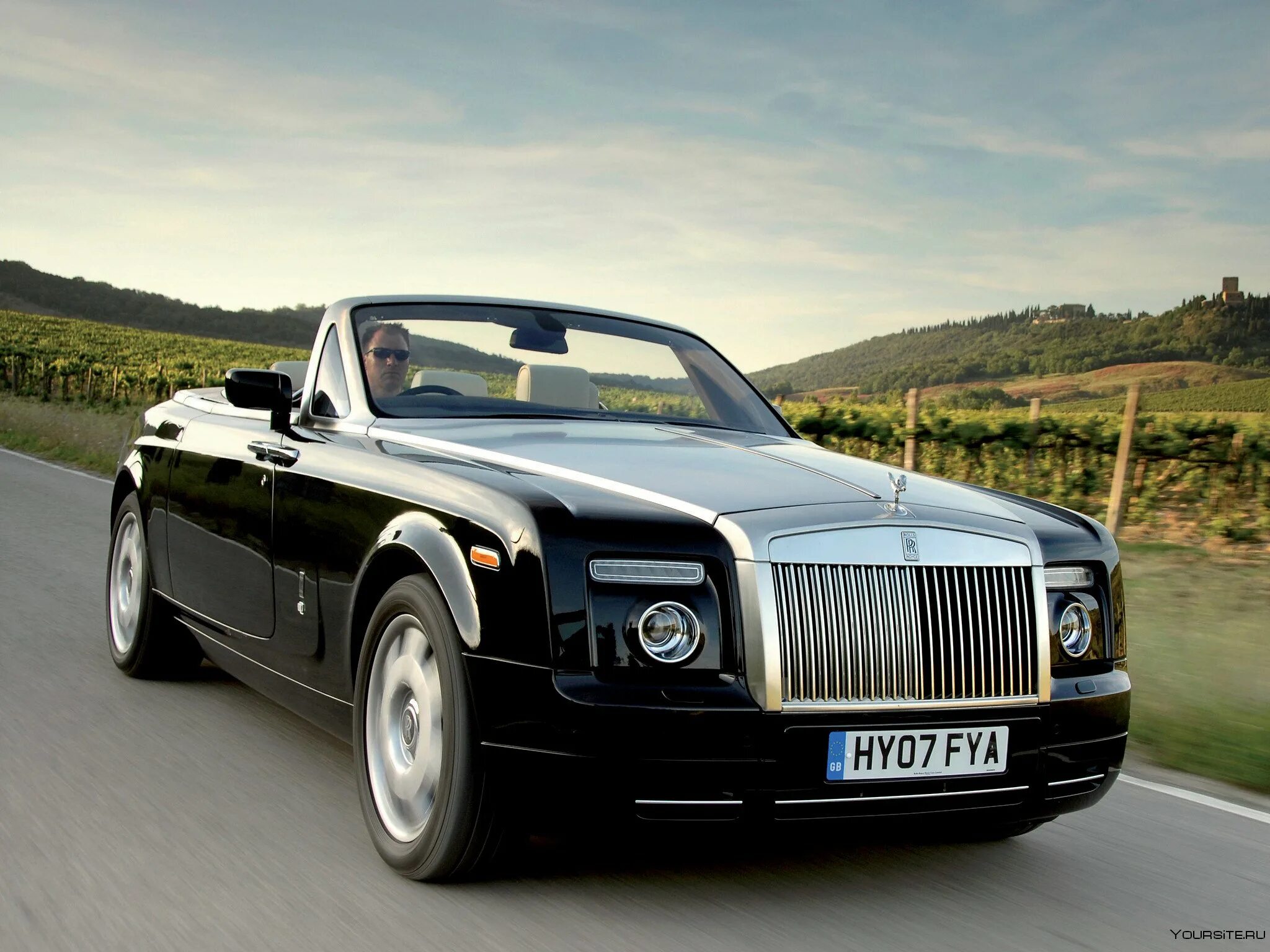 Дорогие машины марки в россии. Rolls-Royce Phantom Drophead Coupe 2007. Rolls Royce Phantom Drophead. Phantom Drophead Coupe. Rolls Royce Phantom 2008.
