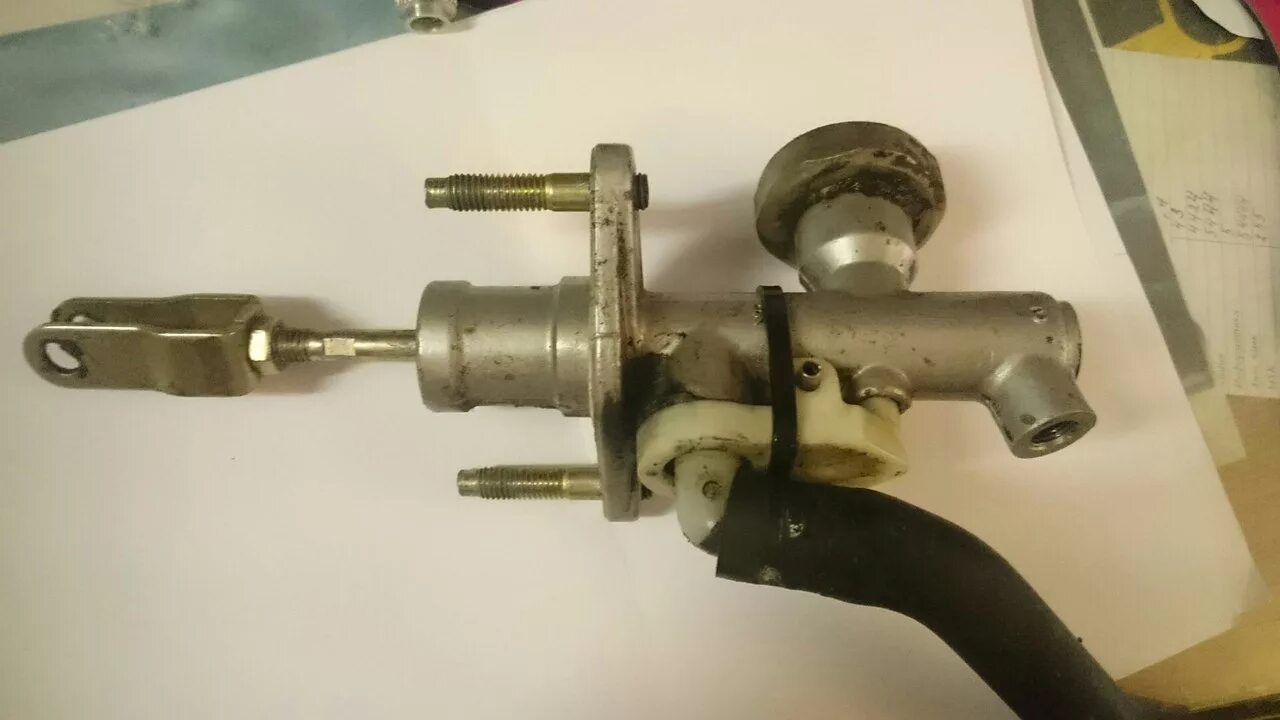 Цилиндр сцепления ниссан альмера. Цилиндр сцепления альмера н16. Главный цилиндр сцепления ниссан альмера классик. Рабочий цилиндр сцепления ниссан альмера классик. Рабочий цилиндр сцепления nissan almera n16.