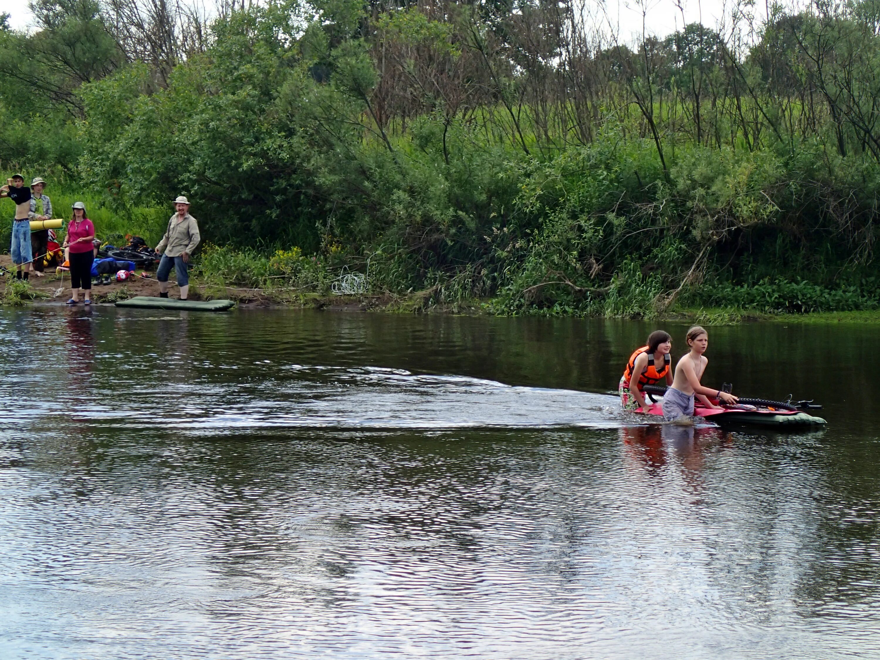 Погода бытошь брянской на неделю. Дятьково. Батюшка церкви в поселке ивот. Озеро ивот брянская область. Погода бытошь брянской на неделю.
