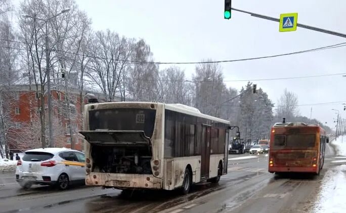 Автобус 510э домодедовское кладбище. 810 автобус. R416 автомобиль. 814 автобус царицыно. Автобус с 810 от метро домодедовская.