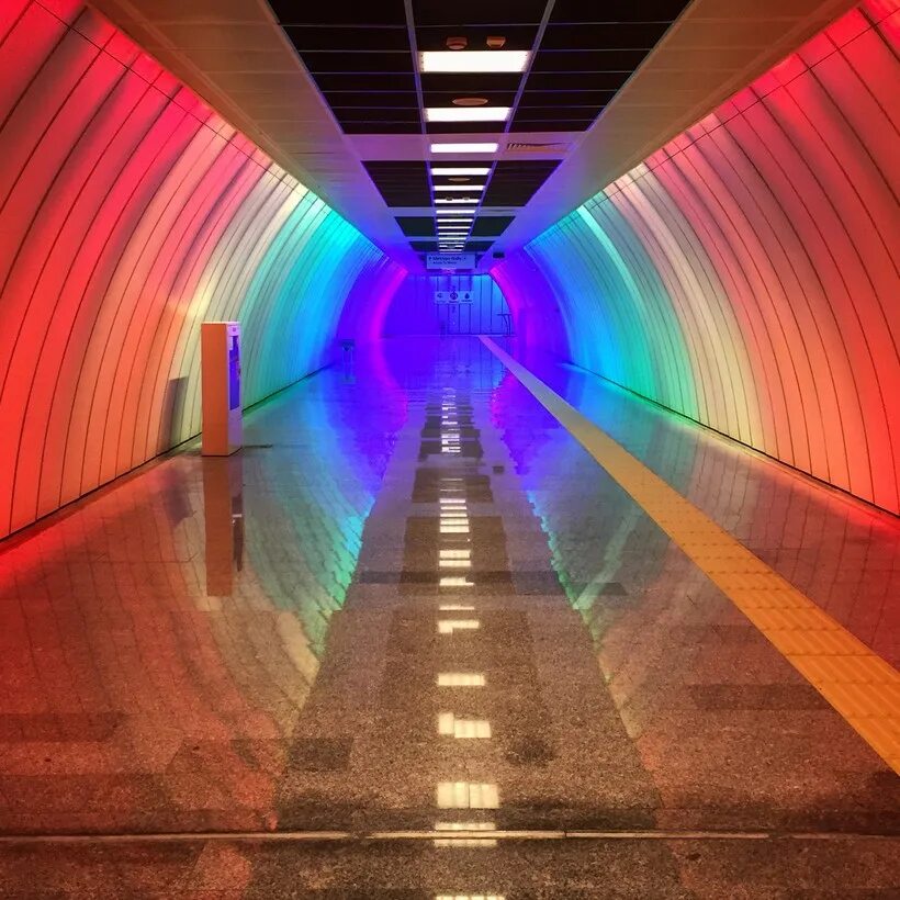 Радужное метро. Станция метро радужная. метро радуга. станция радуга. метро радужная.подземная..