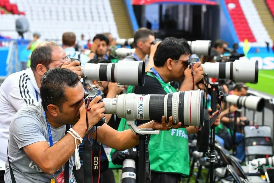 Sporting day. Портрет спортивного журналиста. Корреспонденты-международники. Спортивный журналист взрослый. Ford r. "спортивный журналист".